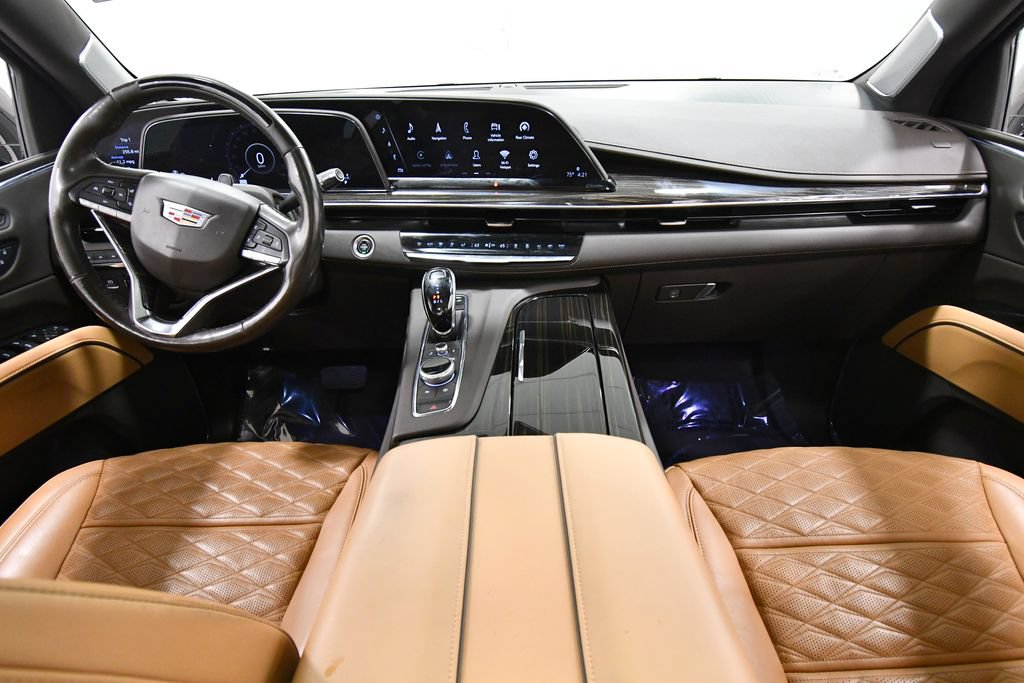 Used 2021 Cadillac Escalade Premium Luxury w/ Driver Assist Tech Package AWD/4WD image 3