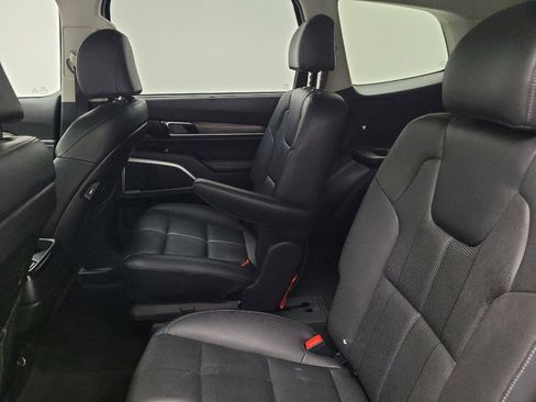 Used 2022 Kia Telluride EX w/ EX Premium Package FWD image 18