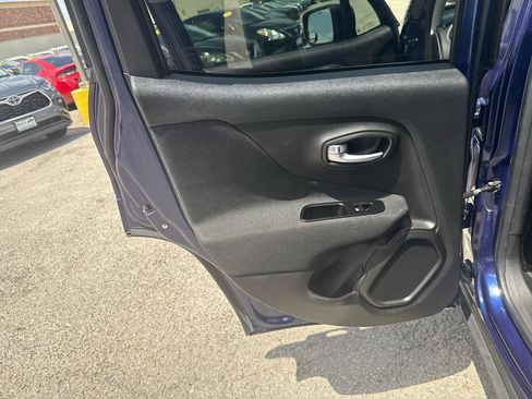 Used 2019 Jeep Renegade Sport w/ Sport Appearance Group FWD image 14
