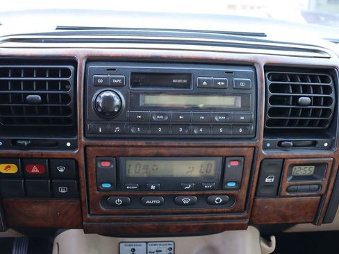 Used 2004 Land Rover Discovery SE image 22