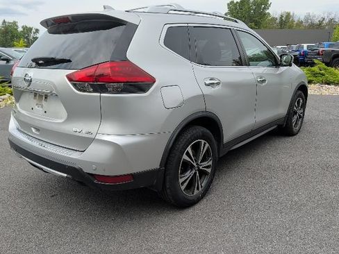 Used 2020 Nissan Rogue SV w/ Sun & Sound Touring Package AWD/4WD image 3