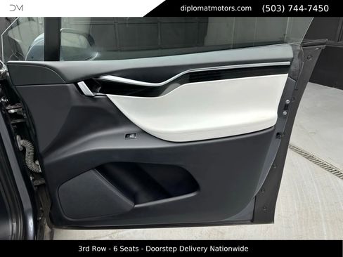 Used 2017 Tesla Model X 90D image 29