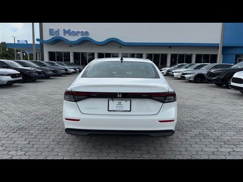Certified 2025 Honda Accord SE image 5