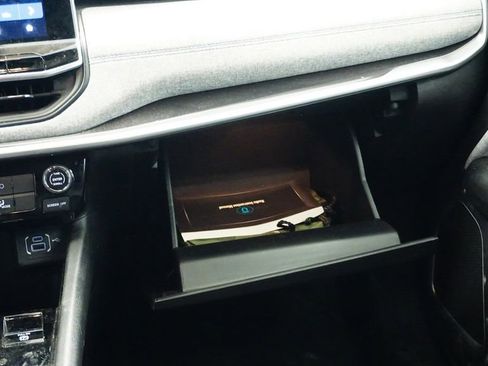 Used 2023 Jeep Compass Latitude image 21