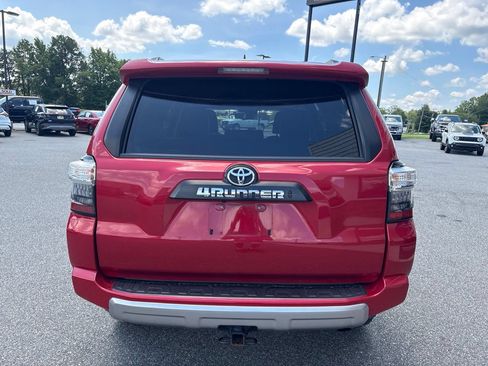 Used 2022 Toyota 4Runner TRD Off-Road Premium w/ Moonroof Package AWD/4WD image 8