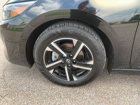 Used 2025 Nissan Sentra SV FWD image 32