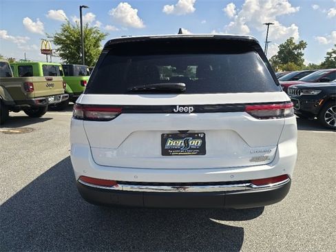 New 2025 Jeep Grand Cherokee Laredo X w/ Luxury Tech Group I image 14
