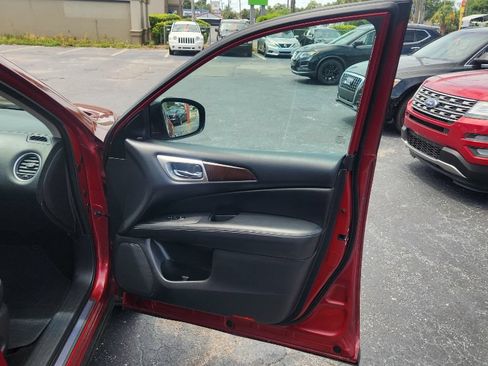 Used 2016 Nissan Pathfinder Platinum FWD image 14