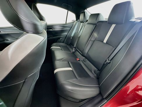 Used 2025 Toyota Camry SE FWD image 26
