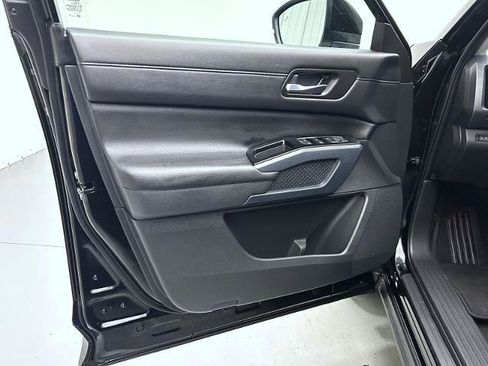 Certified 2025 Nissan Pathfinder SL AWD/4WD image 9