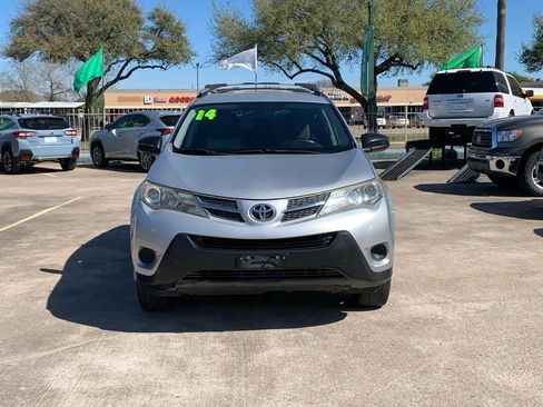 Used 2014 Toyota RAV4 LE FWD image 2