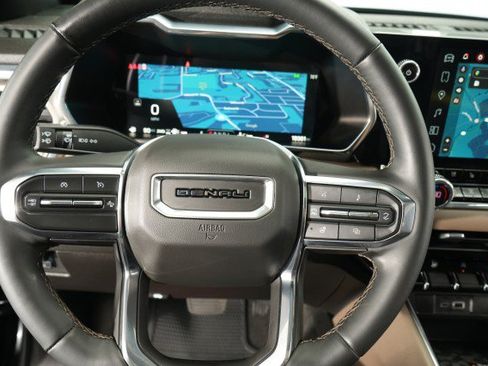 Used 2024 GMC Canyon Denali AWD/4WD image 31