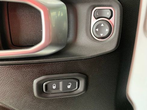 Used 2021 Jeep Wrangler Unlimited Sport AWD/4WD image 32