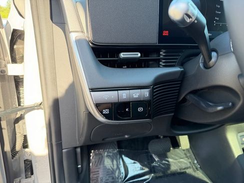 Used 2025 Hyundai Ioniq 5 Limited AWD/4WD image 19