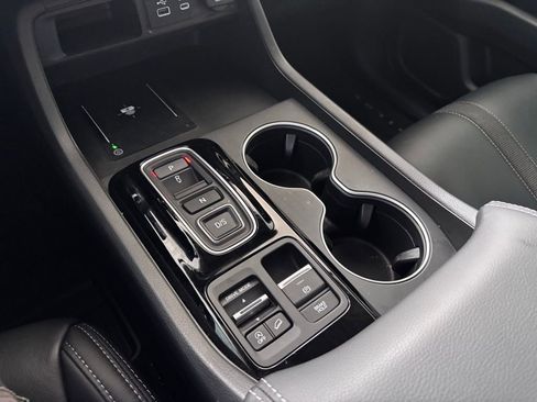 Used 2025 Honda Pilot Touring image 23