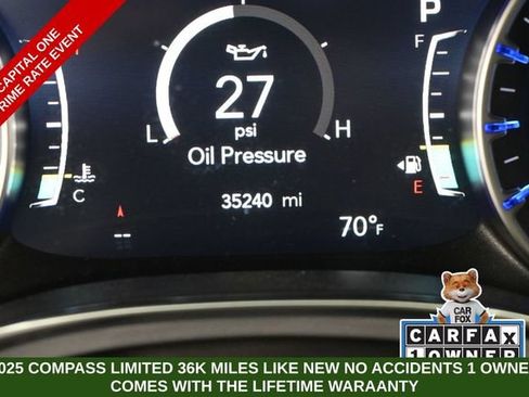 Used 2025 Chrysler Pacifica Limited FWD image 32