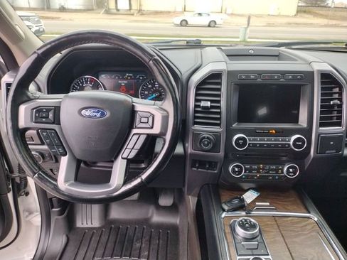 Used 2018 Ford Expedition Platinum image 15