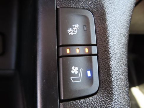 Used 2019 GMC Acadia Denali w/ Technology Package AWD/4WD image 10