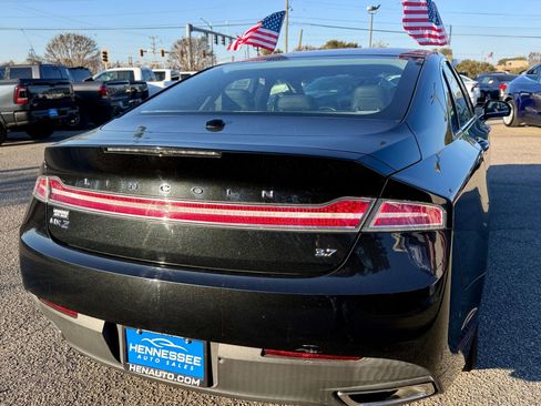 Used 2013 Lincoln MKZ image 3