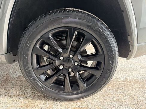 Used 2021 Jeep Grand Cherokee Laredo X AWD/4WD image 36