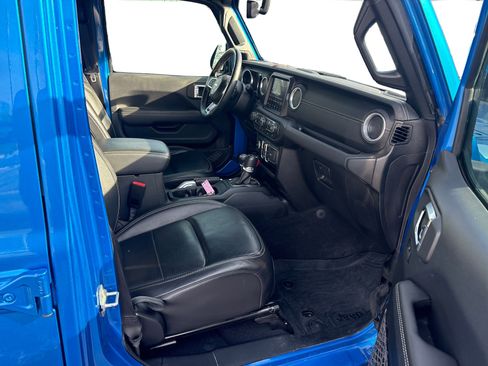 Used 2021 Jeep Wrangler Unlimited Sahara w/ Cold Weather Group image 19