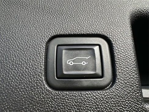 Used 2023 Chevrolet Equinox LT image 10