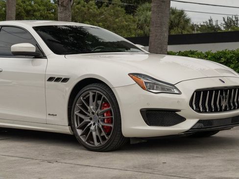Used 2018 Maserati Quattroporte S GranSport image 15