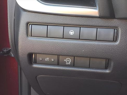 Used 2023 Nissan Rogue SV image 14