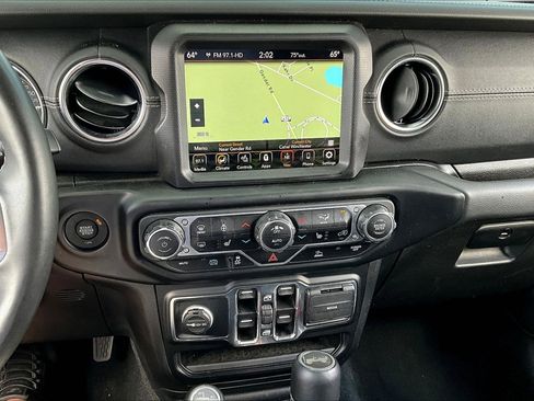 Used 2022 Jeep Wrangler Unlimited Sahara w/ Cold Weather Group AWD/4WD image 15