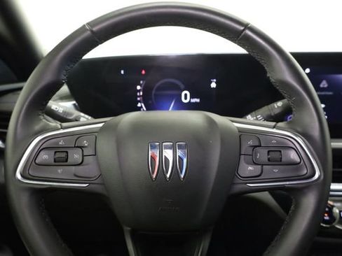 Used 2024 Buick Envista Sport Touring image 13