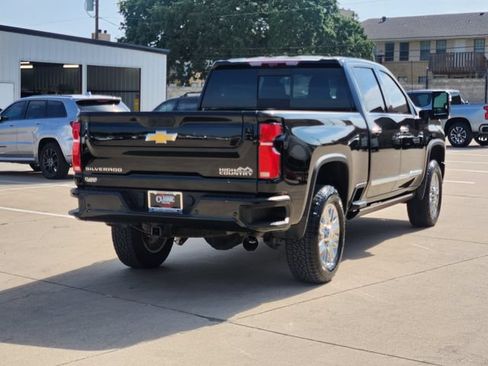 Used 2025 Chevrolet Silverado 2500 High Country w/ Technology Package AWD/4WD image 14