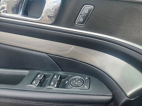 Used 2019 Ford Explorer XLT w/ Equipment Group 202A FWD image 25