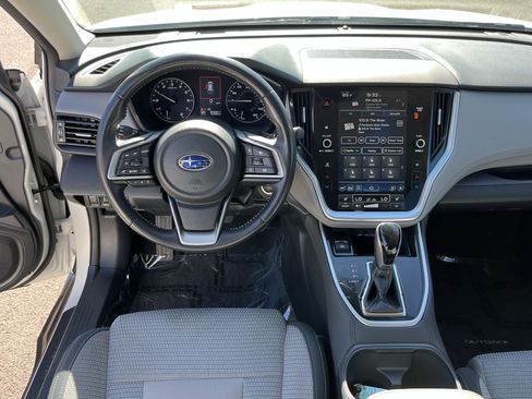 Used 2024 Subaru Outback Premium AWD/4WD image 11