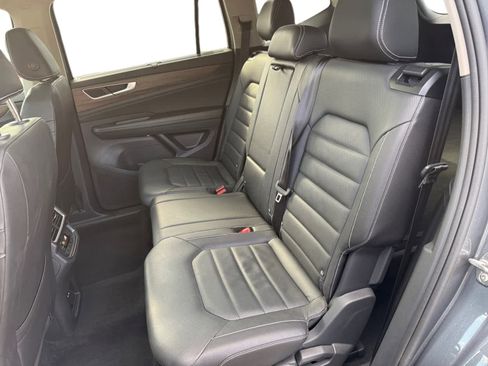 Used 2025 Volkswagen Atlas SEL image 13