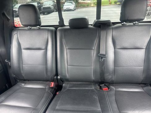 Used 2018 Ford F150 XLT w/ Equipment Group 302A Luxury AWD/4WD image 19