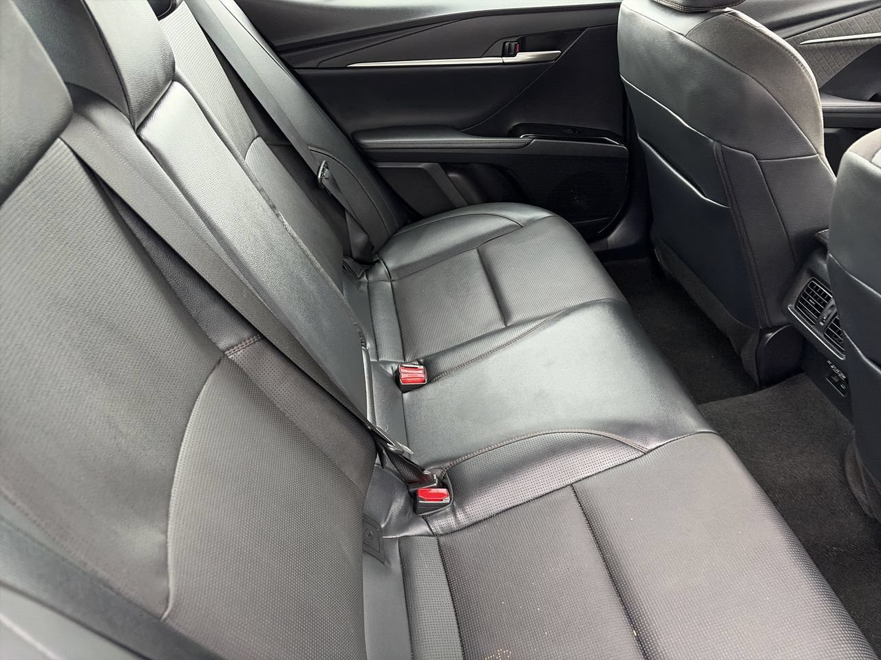 Used 2025 Toyota Camry XLE FWD image 23