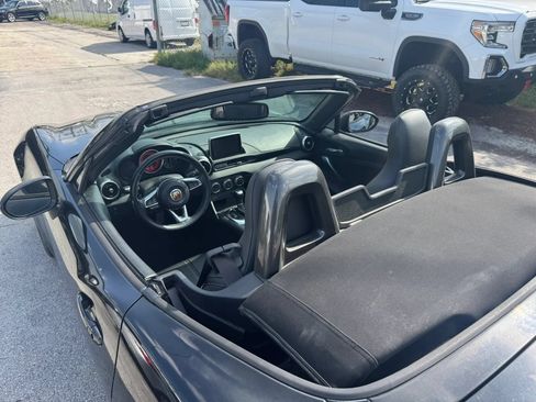 Used 2019 FIAT 124 Spider Abarth w/ Convenience Group RWD image 18