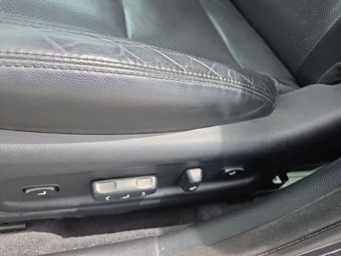 Used 2016 Kia Cadenza Premium w/ Technology Package FWD image 13