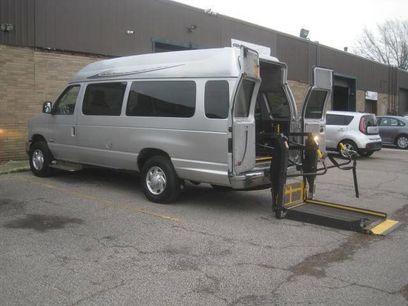 Used 2013 Ford E-350 and Econoline 350 Extended Super Duty w/ PWR Group