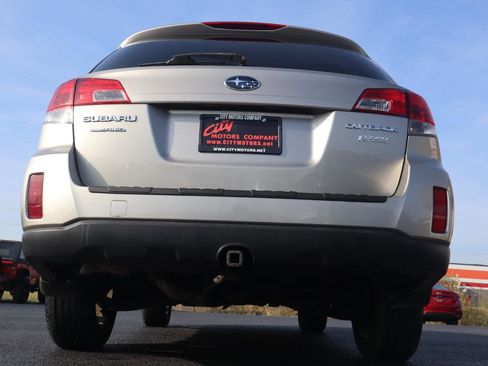 Used 2014 Subaru Outback 2.5i Premium image 9