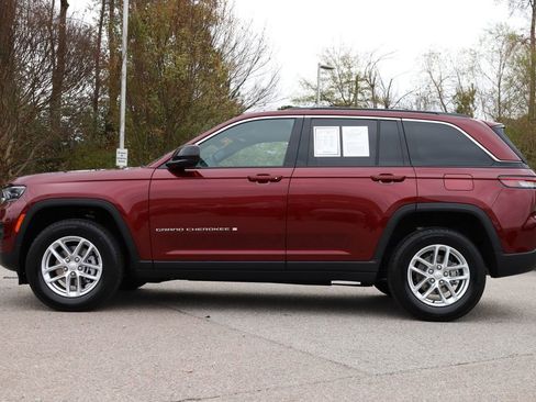 Used 2025 Jeep Grand Cherokee Laredo X w/ Trailer Tow Package image 15