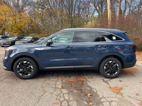 New 2026 Kia Sorento S w/ S Panoramic Sunroof Package image 2