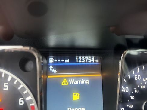 Used 2019 Nissan Titan PRO-4X image 17