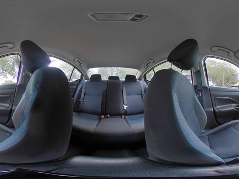 Used 2025 Nissan Versa SV FWD image 39