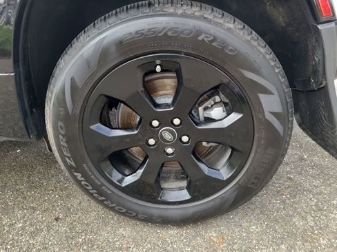 Used 2024 Land Rover Defender 110 X-Dynamic SE image 16