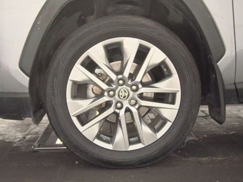 Used 2023 Toyota RAV4 XLE Premium image 23