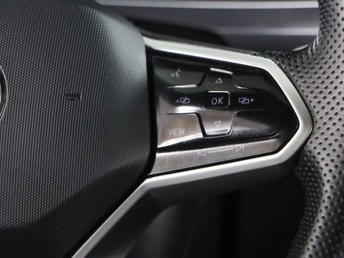 Used 2023 Volkswagen Tiguan SE R-Line FWD image 14