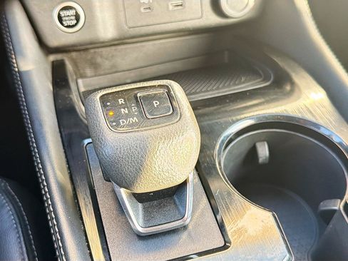 Used 2023 Nissan Rogue SL AWD/4WD image 28