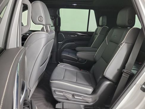 Certified 2022 Cadillac Escalade Sport AWD/4WD image 12