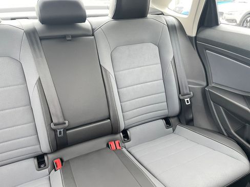 Used 2025 Volkswagen Jetta SE image 37